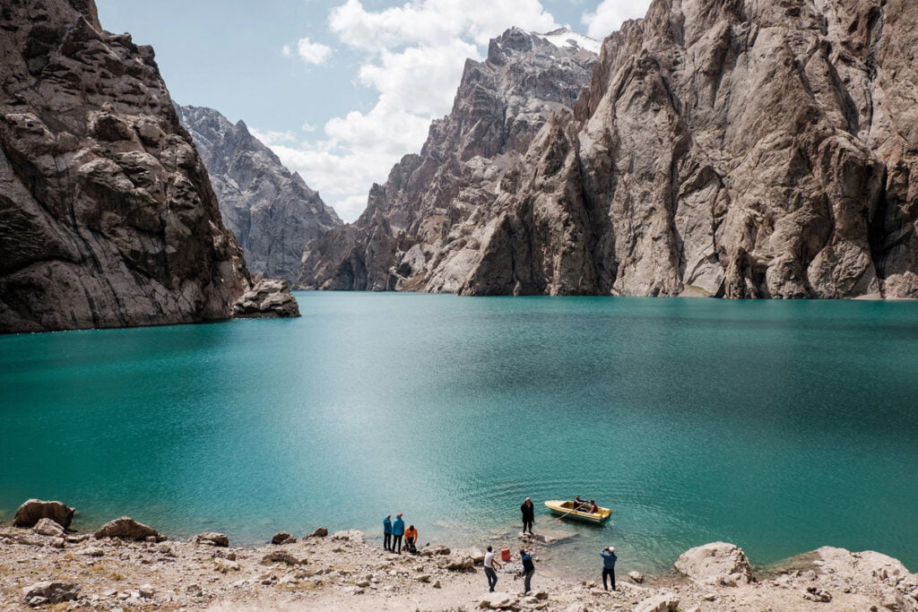 السياحة في قرغيزستان 8 قرغيزستان Lake Kel Suu Kyrgyzstan