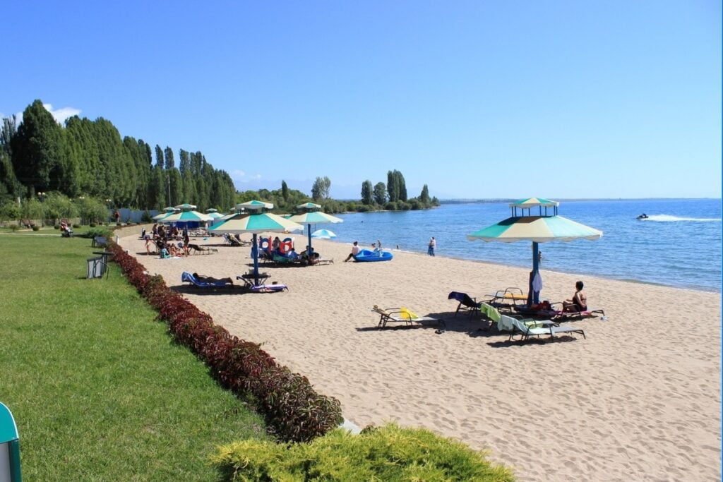 السياحة في قرغيزستان 7 قرغيزستان Issyk-Kul Relaxing Kyrgyzstan
